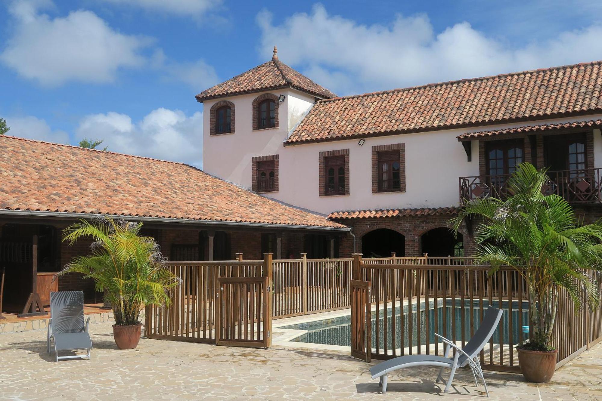 Domaine Du Chateau レ・トロワ・イレ エクステリア 写真